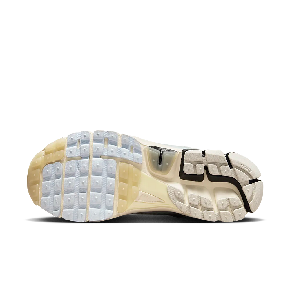 Nike Zoom Vomero 5 Supersonic Light Bone Black-sneakers-Nike-pikastore.cz