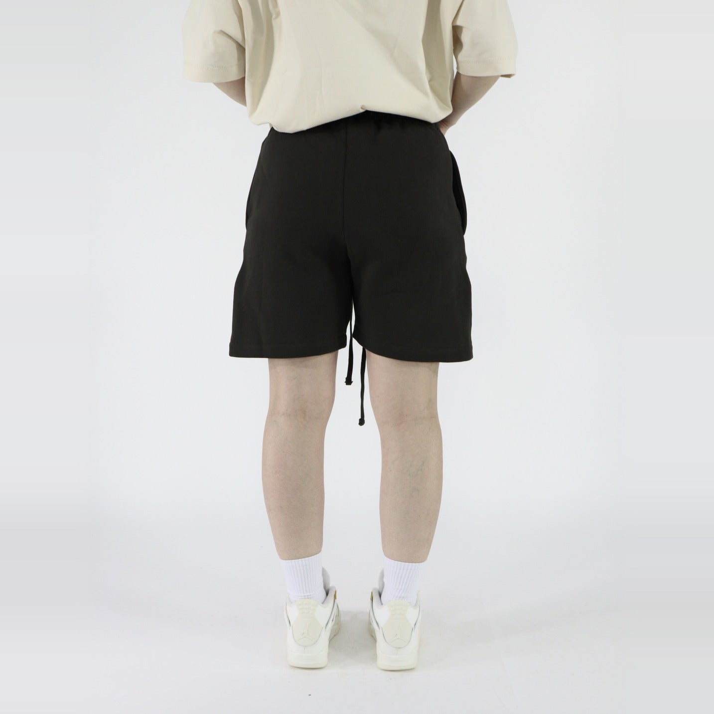 Fear of God Essentials S22 1977 Shorts Iron - PIKASTORE-Clothing-Fear of God-pikastore.cz