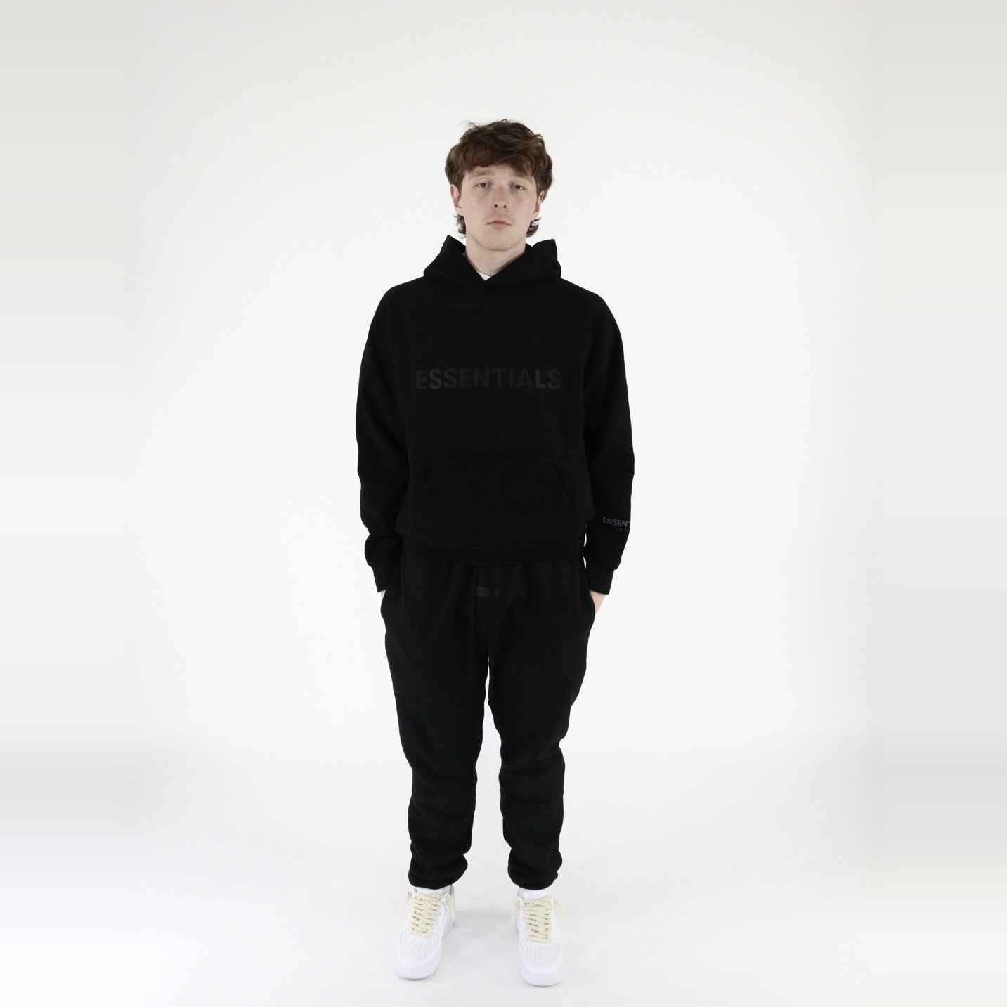 Fear of God Essentials S22 Sweatpants + S20 Hoodie Black - SET-Bundle-Fear of God-pikastore.cz
