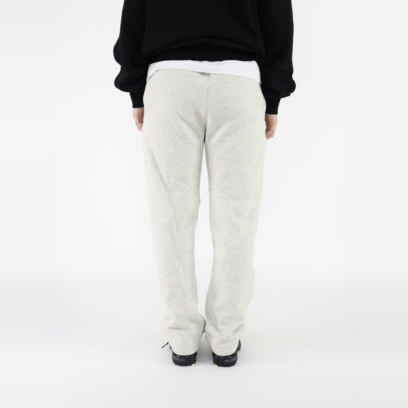 Fear of God Essentials S22 Relaxed Sweatpants Light Oatmeal - PIKASTORE-Clothing-Fear of God-pikastore.cz