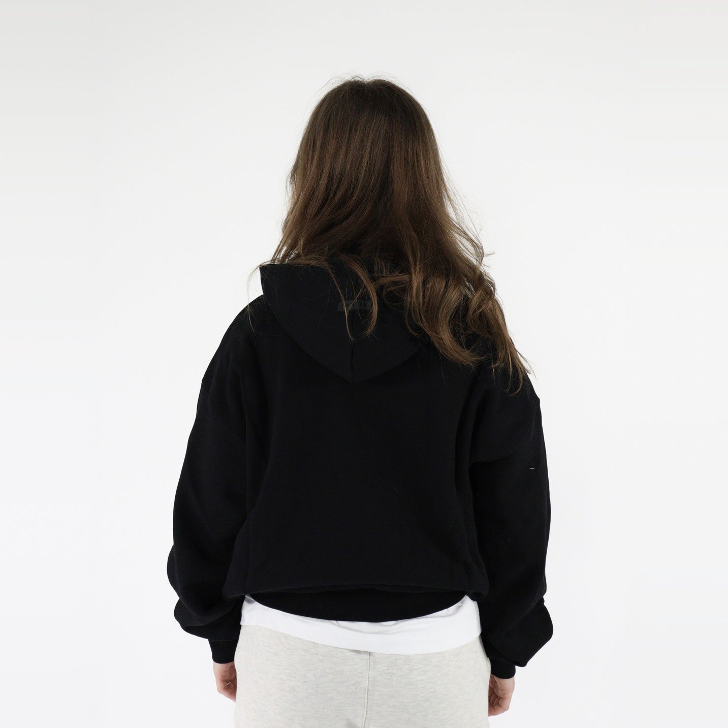 Fear of God Essentials S23 Hoodie Jet Black - PIKASTORE-Clothing-Fear of God-pikastore.cz