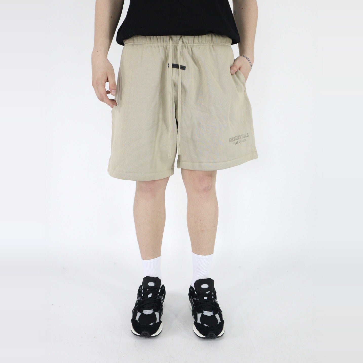 Fear of God Essentials S25 Shorts Timber - PIKASTORE-Fear of God-pikastore.cz