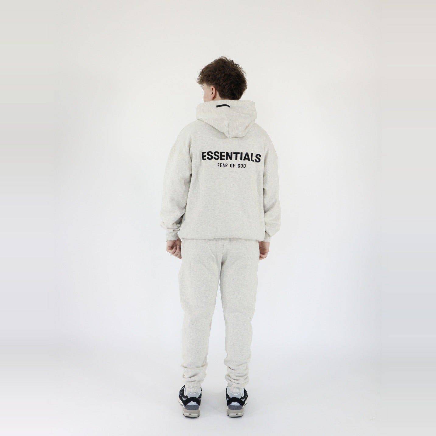 Fear of God Essentials S22 Sweatpants + S22 Hoodie Light Oatmeal - SET-Bundle-Fear of God-pikastore.cz