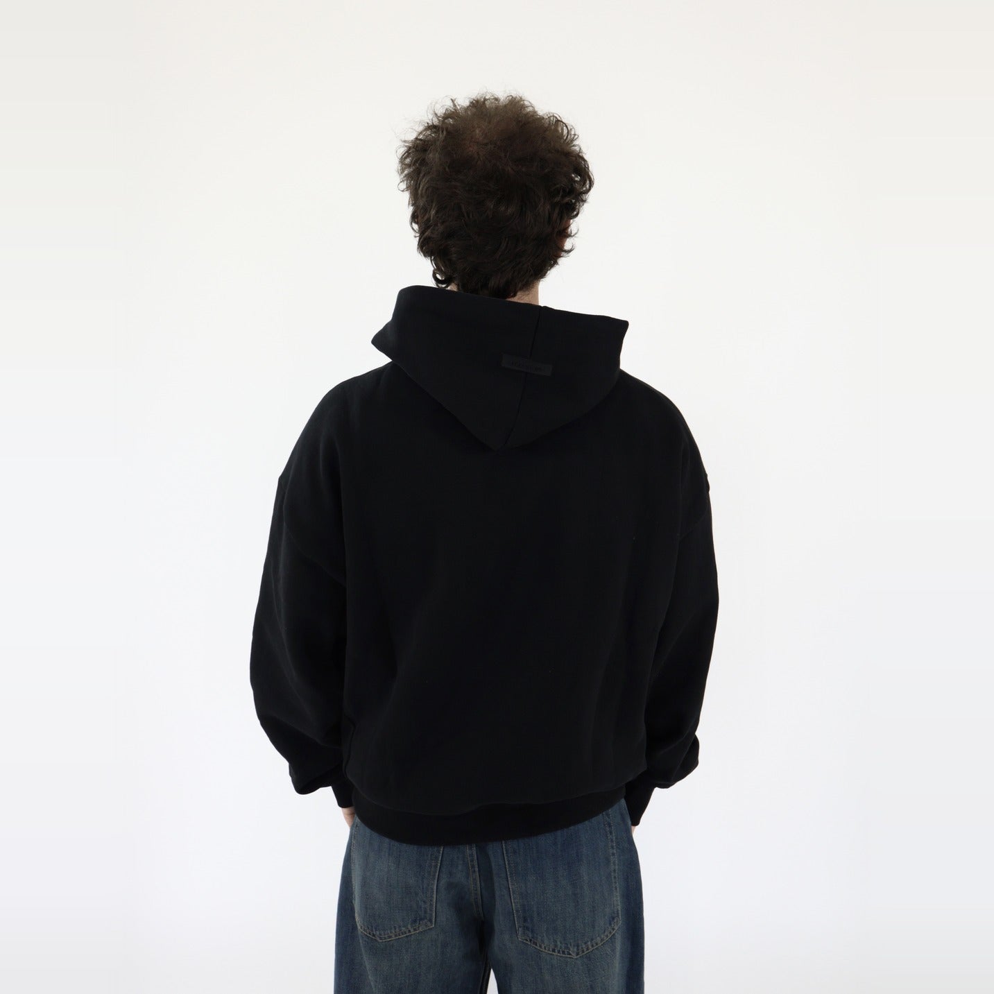 Fear of God Essentials S23 Hoodie Jet Black - PIKASTORE-Clothing-Fear of God-pikastore.cz