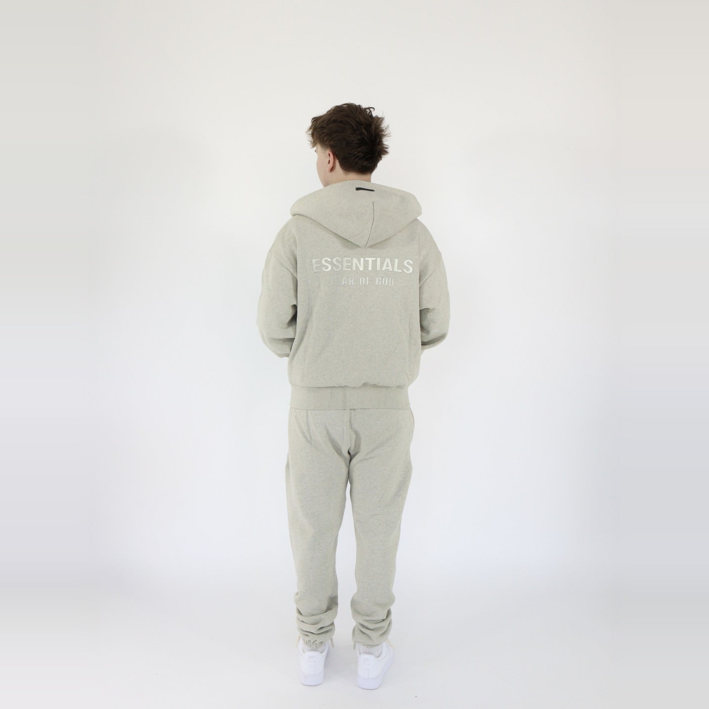 pikastore.cz - Fear of God Essentials S25 Zip Hoodie Heather Stone + S25 Sweatpants Heather Stone SET-Bundle-pikastore.cz-pikastore.cz
