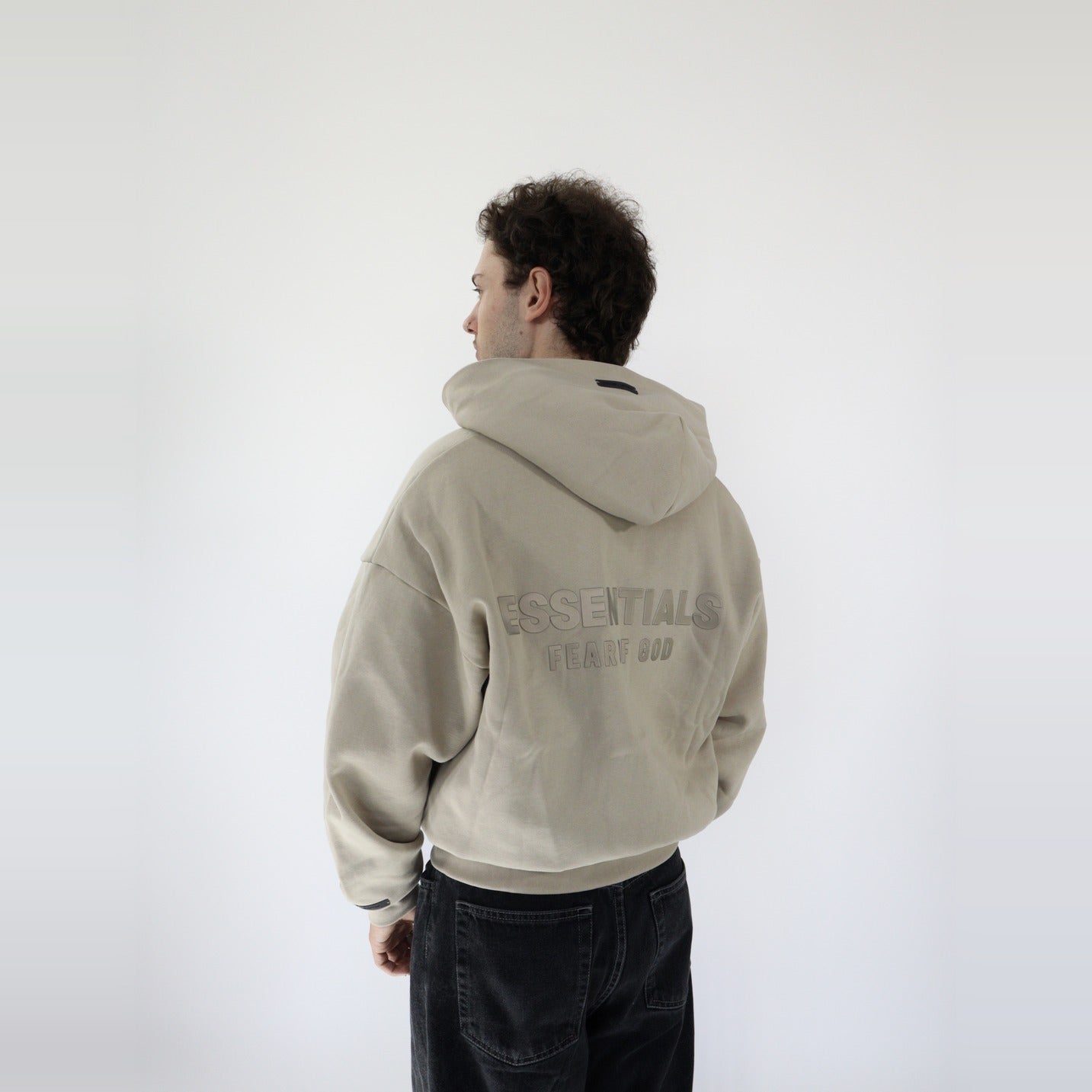 Fear of God Essentials S25 Zip-Up Hoodie Timber - PIKASTORE-Clothing-Fear of God-pikastore.cz