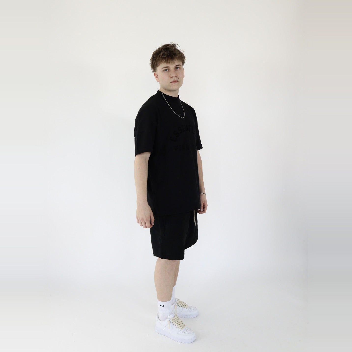 Fear of God Essentials S23 Shorts + S23 T-Shirt Black - SET-Bundle-Fear of God-pikastore.cz