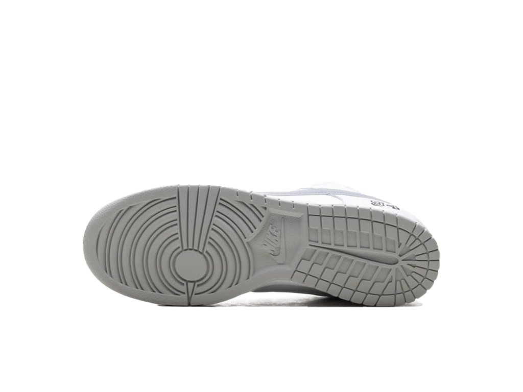 Nike Supreme x Dunk Low SB White Metallic Silver-Nike-pikastore.cz