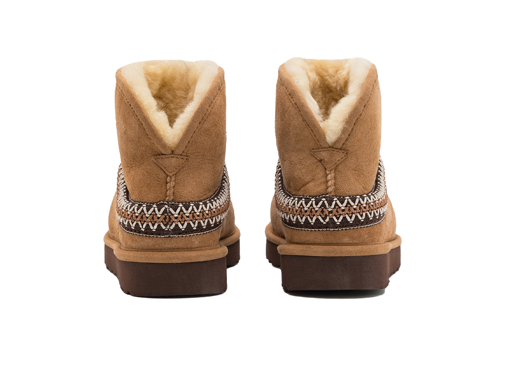 UGG Classic Mini Crescent Chestnut (Women's) – boty – fotka 4 z 5