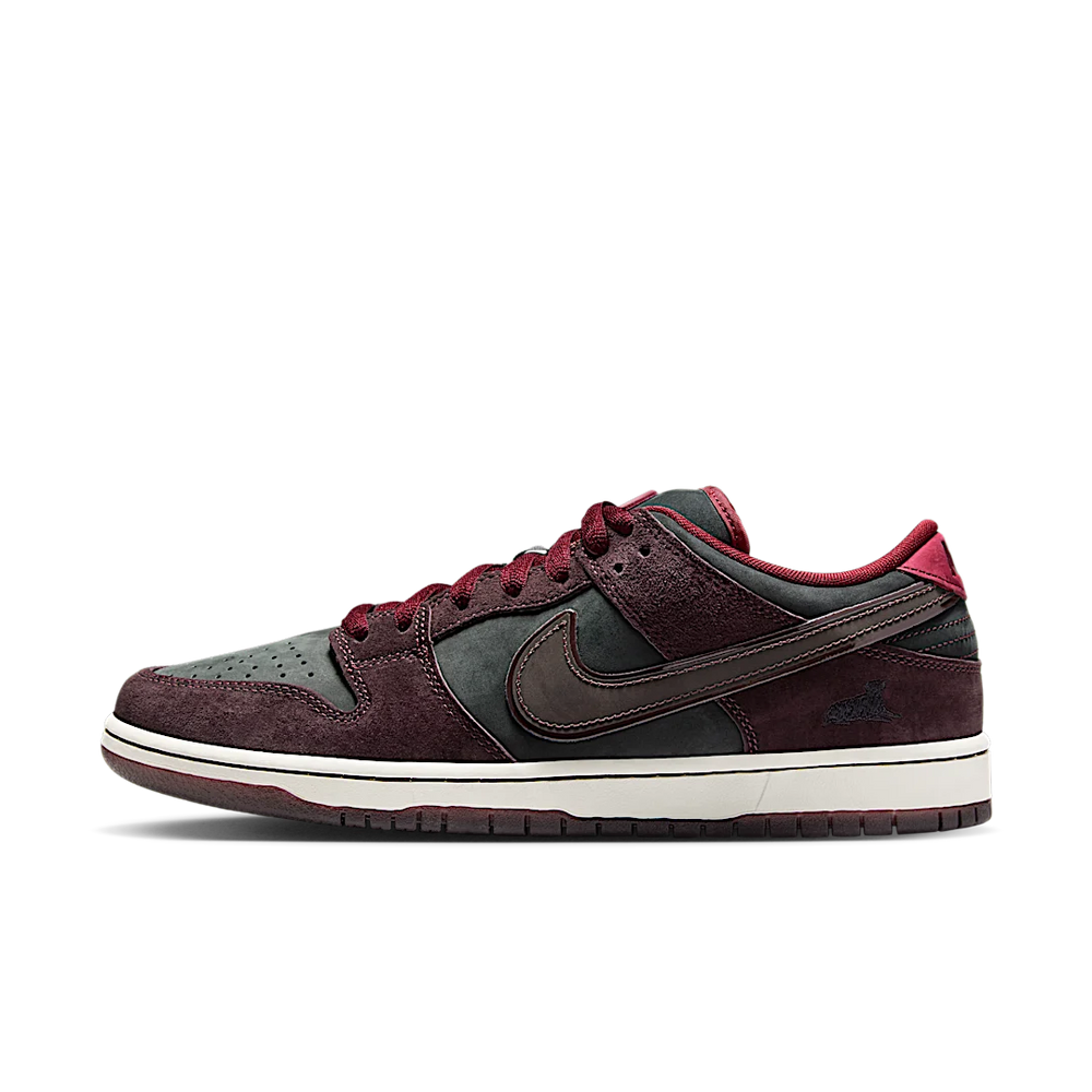 Nike SB Dunk Low Riot Skateshop-Nike-pikastore.cz