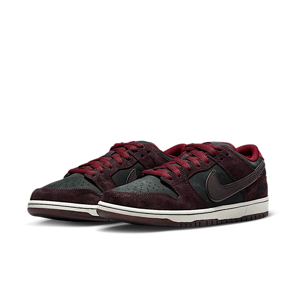 Nike SB Dunk Low Riot Skateshop-Nike-pikastore.cz