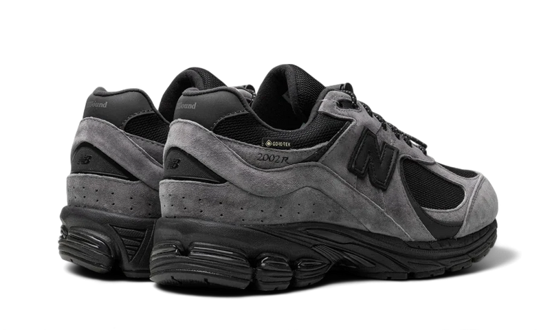 New Balance 2002R Gore-Tex JJJJound Charcoal-sneakers-New Balance-pikastore.cz