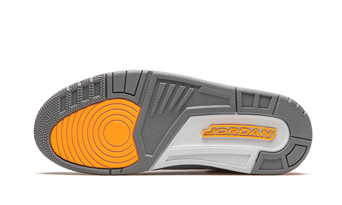 Air Jordan 3 Retro Laser Orange – sneakers – foto 4 av 4