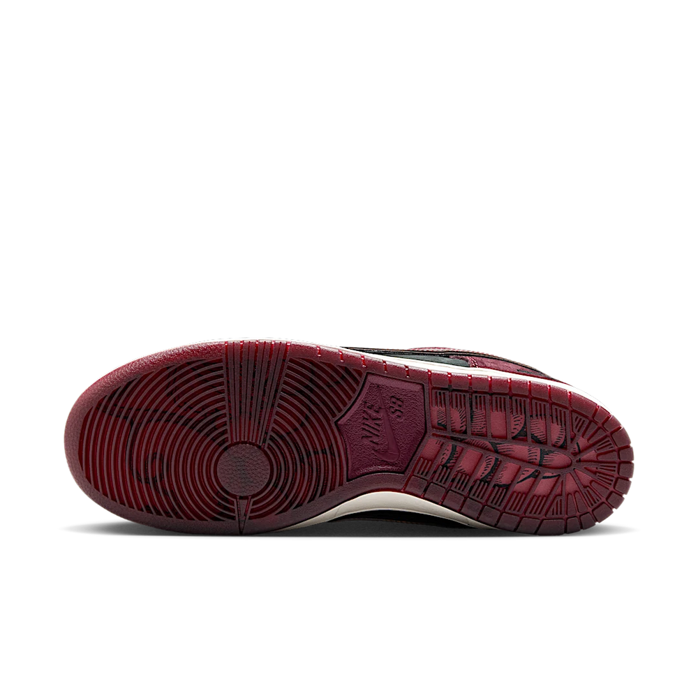 Nike SB Dunk Low Riot Skateshop-Nike-pikastore.cz