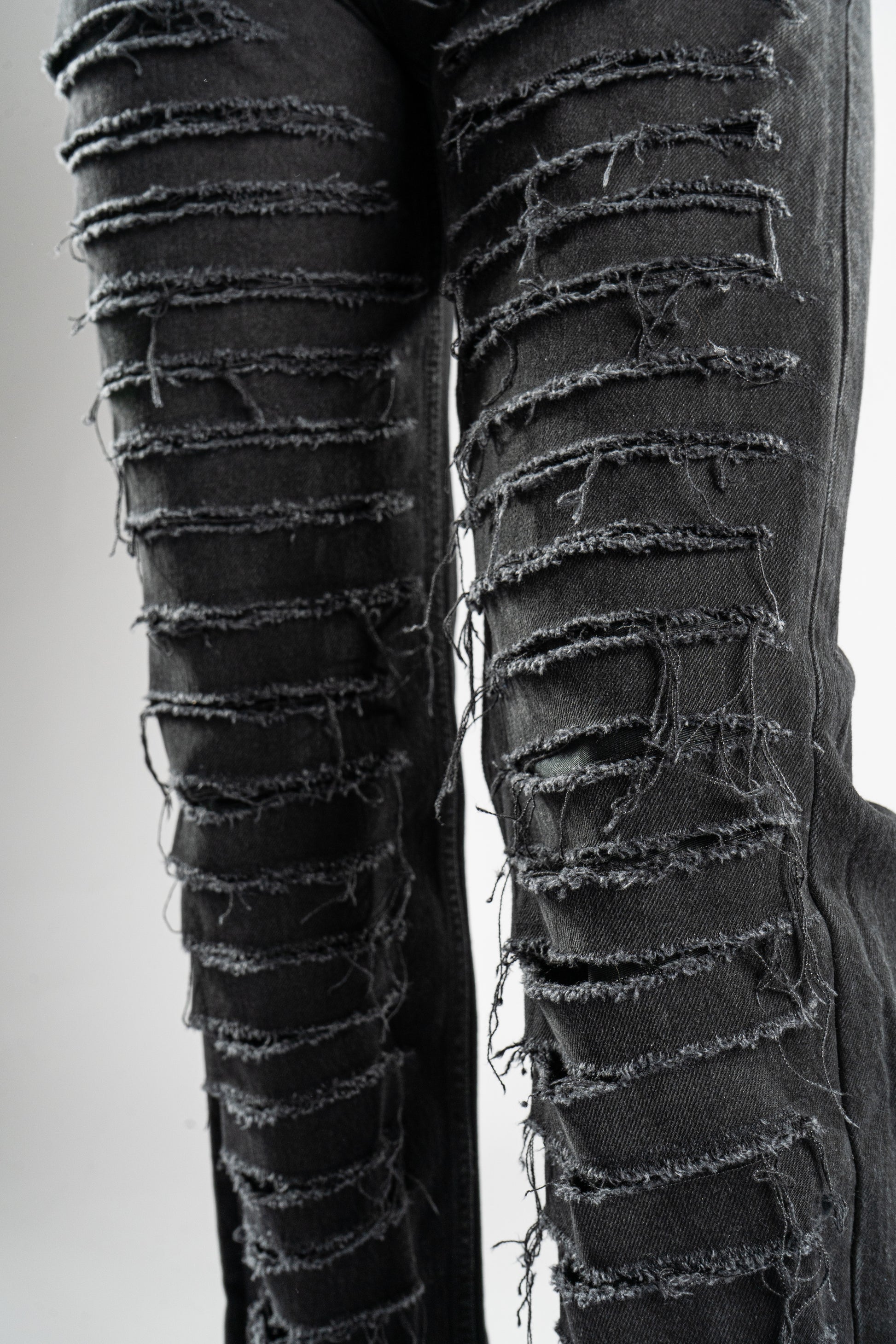 Custom WMNS Distressed Black Jeans-Kalhoty-Custompantsprg-pikastore.cz