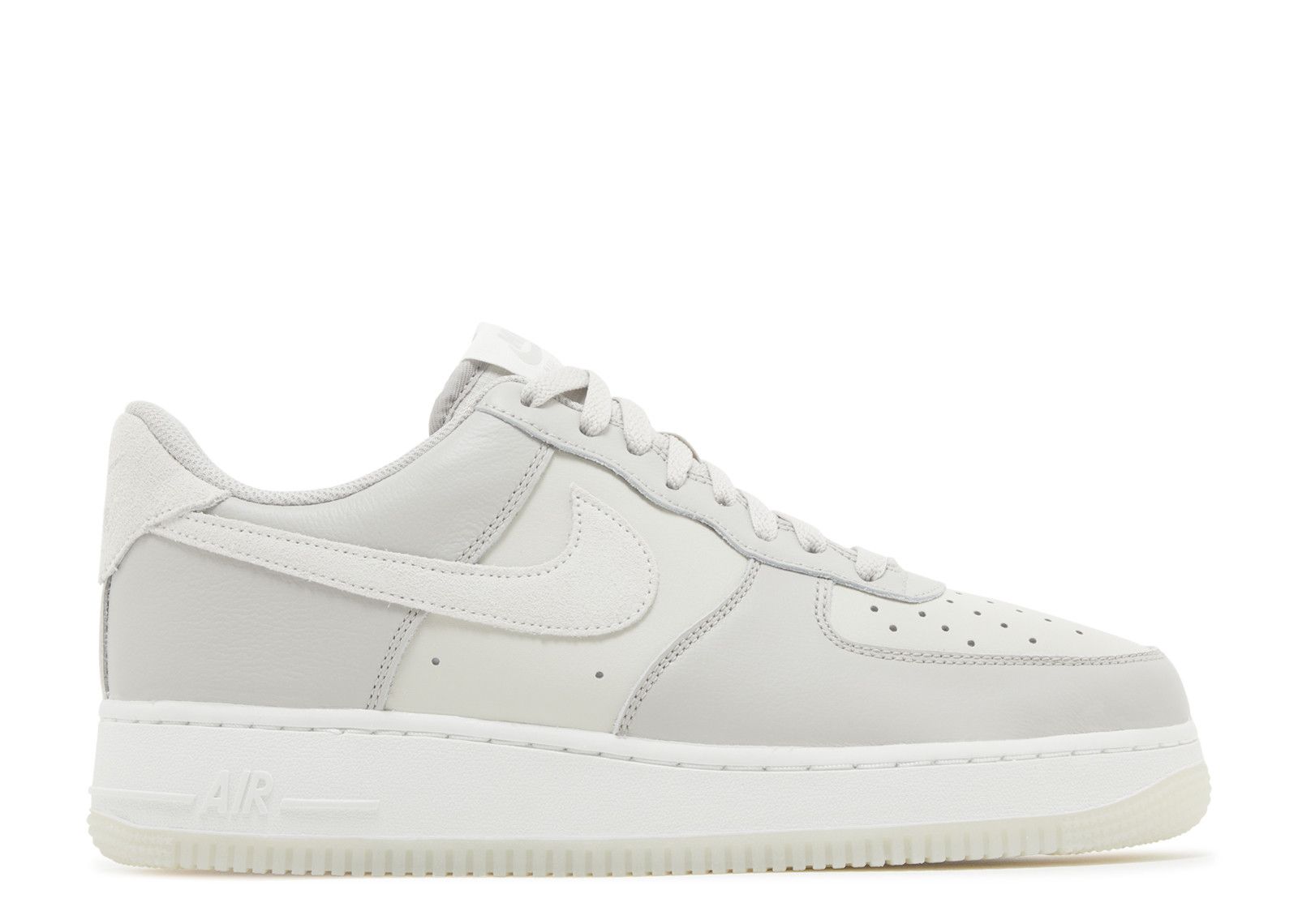 Nike Air Force 1 07 LV8 Light Bone