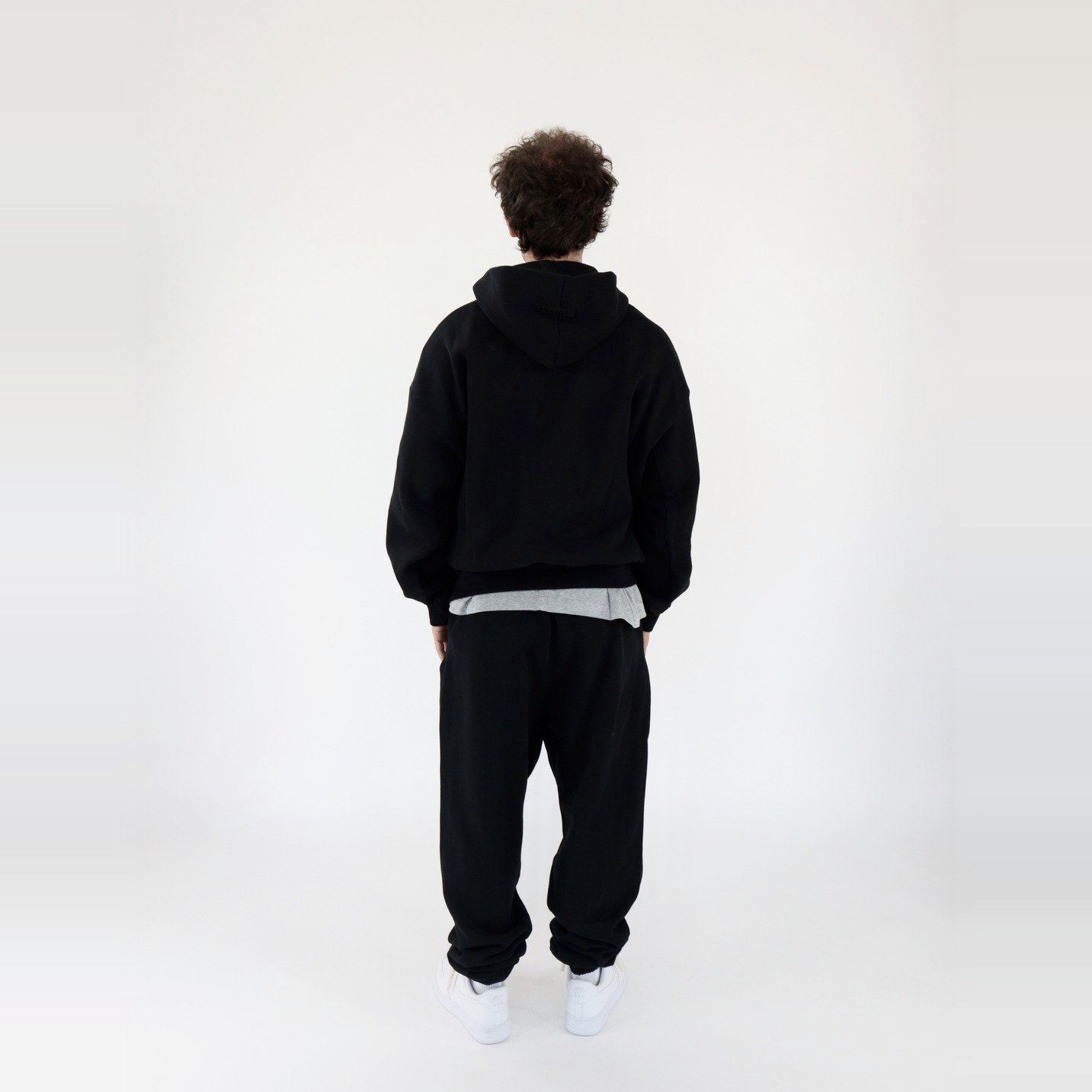 pikastore.cz - Fear of God Essentials S23 Hoodie Jet Black + S23 Black Sweatpants SET-Bundle-pikastore.cz-pikastore.cz