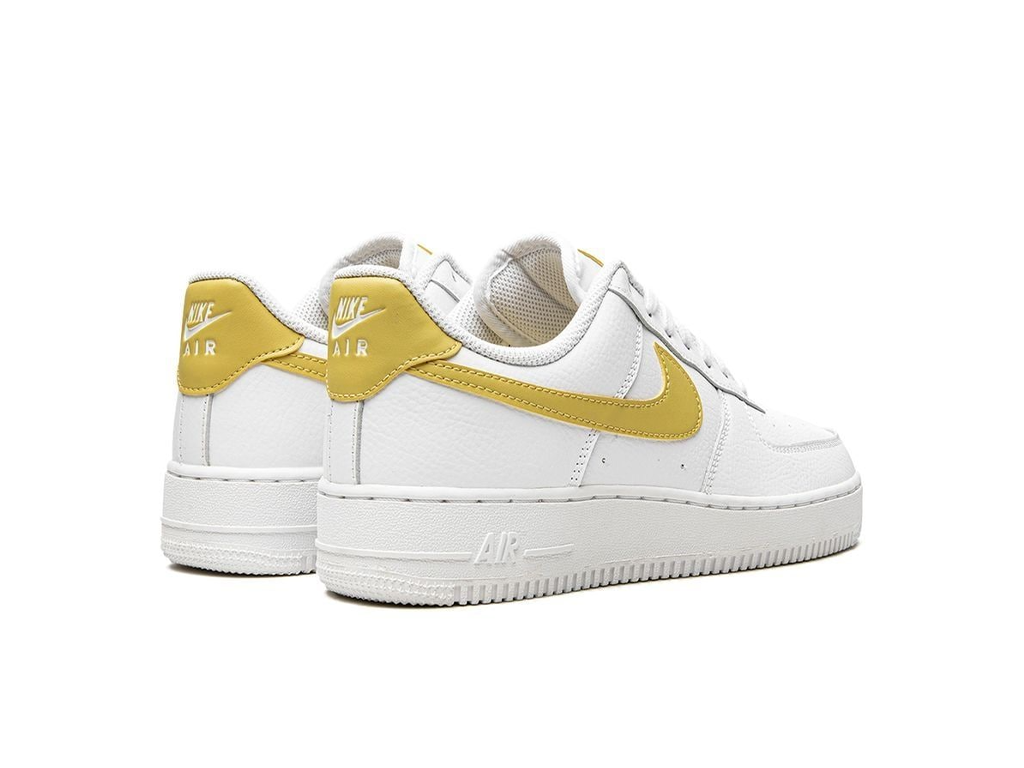 Wmns Air Force 1 07 Saturn Gold