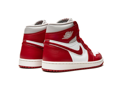 Jordan 1 Retro High OG Varsity crvena (ženska)