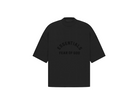 Fear of God Essentials S23 Arch Logo T-Shirt Black - PIKASTORE-Fear of God-pikastore.cz