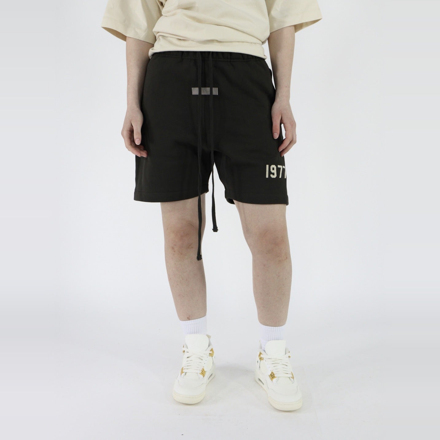 Fear of God Essentials S22 1977 Shorts Iron - PIKASTORE-Clothing-Fear of God-pikastore.cz