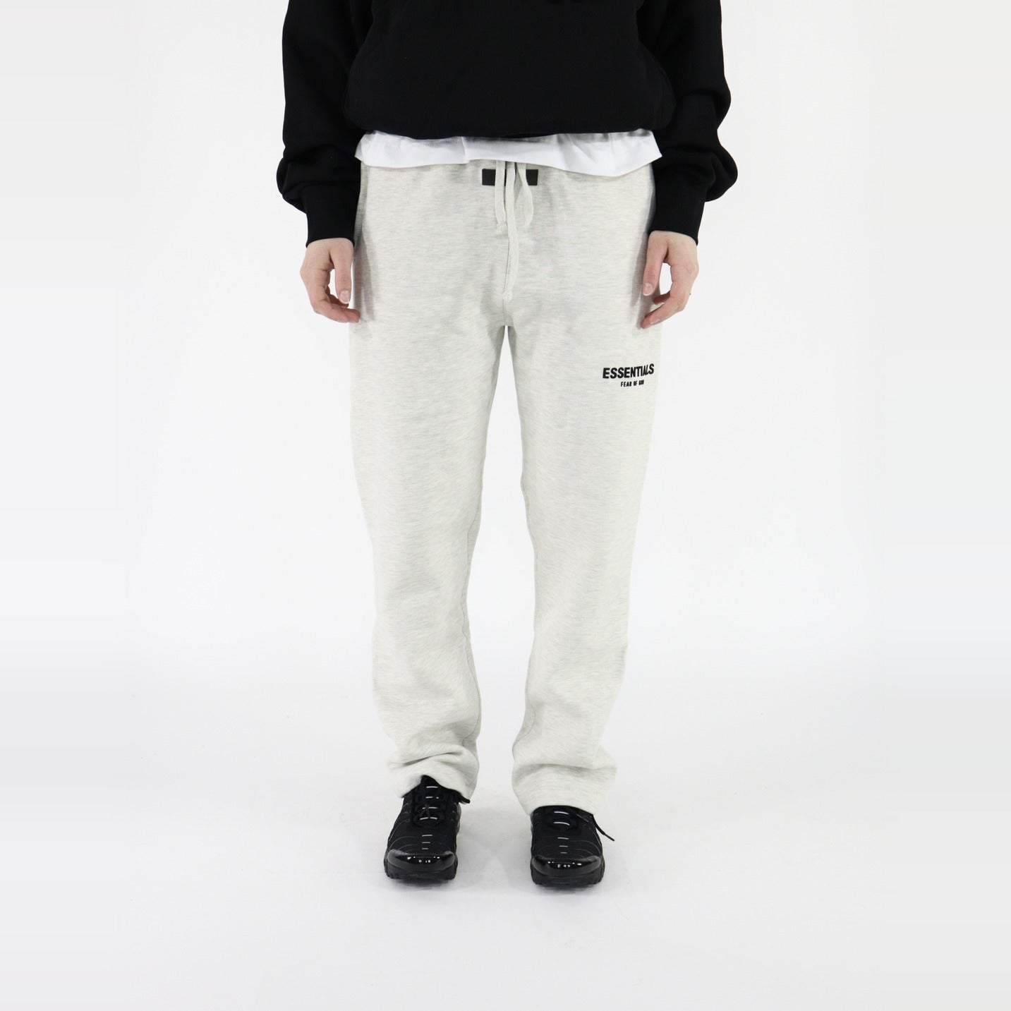Fear of God Essentials S22 Relaxed Sweatpants Light Oatmeal - PIKASTORE-Clothing-Fear of God-pikastore.cz