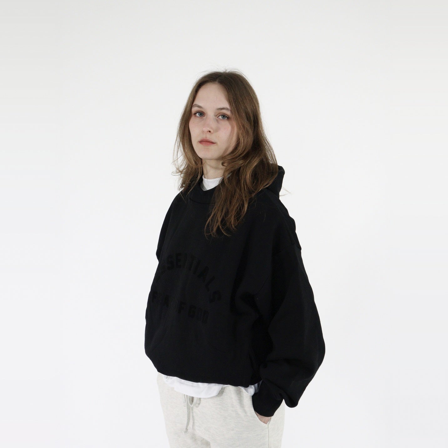 Fear of God Essentials S23 Hoodie Jet Black - PIKASTORE-Clothing-Fear of God-pikastore.cz