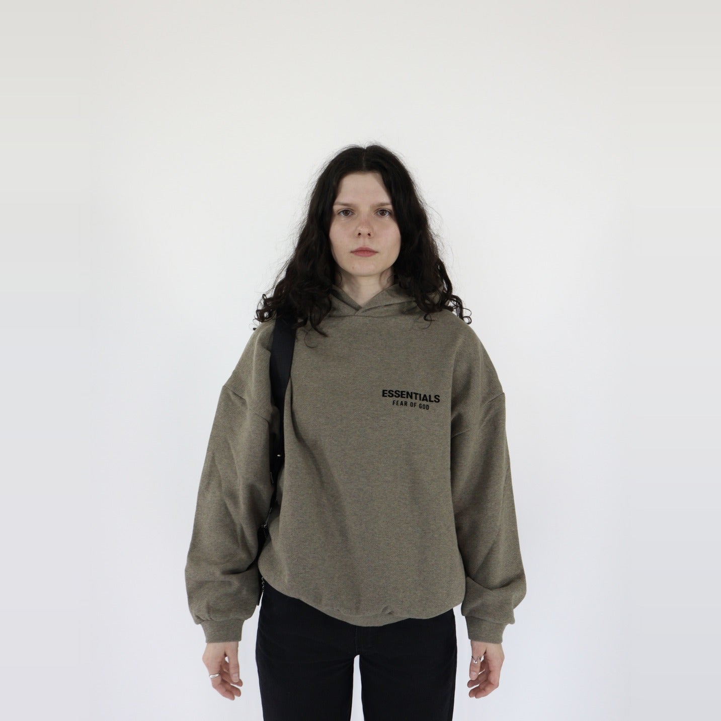 Fear of God Essentials Fleece Hoodie S24 Heather Gray - PIKASTORE-Clothing-Fear of God-pikastore.cz