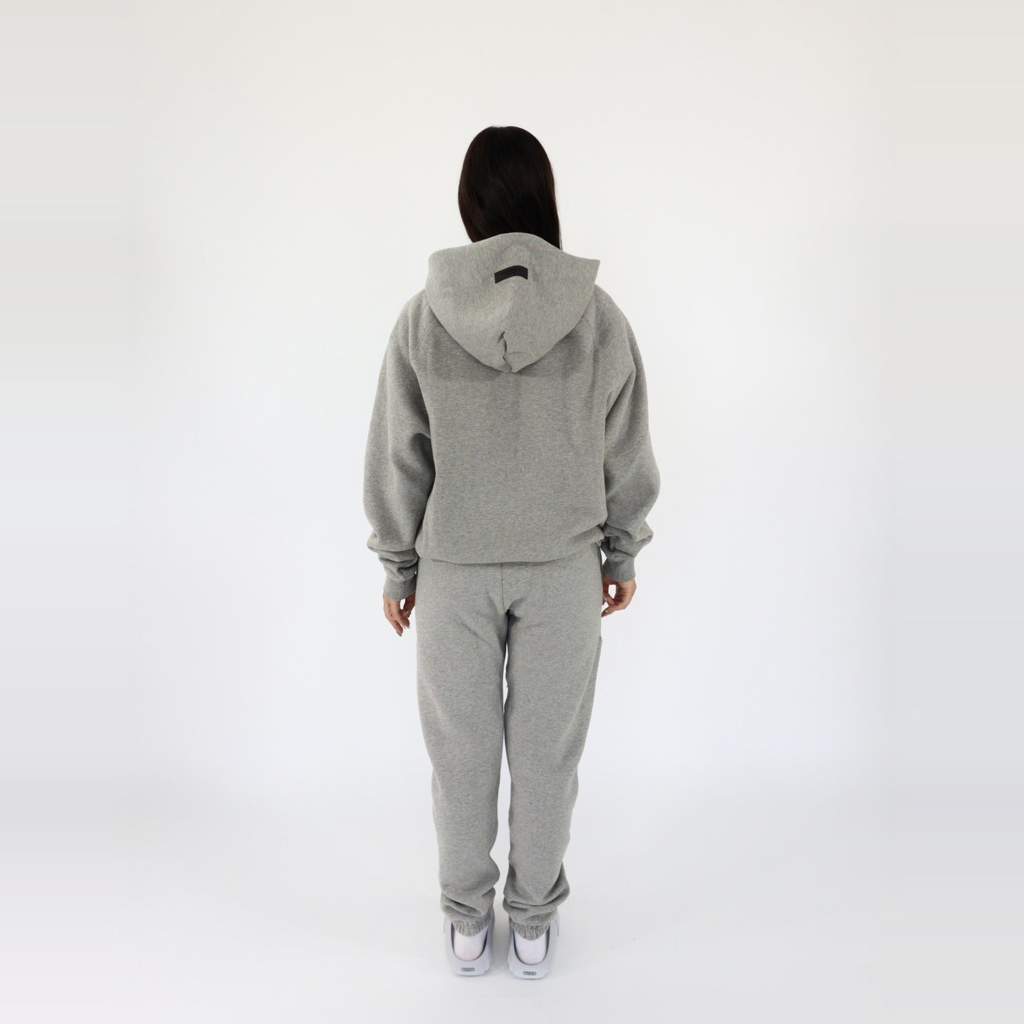 pikastore.cz - Fear of God Essentials S22 Hoodie 1977 Dark Oatmeal + S22 Sweatpants 1977 Dark Oatmeal SET-Bundle-pikastore.cz-pikastore.cz