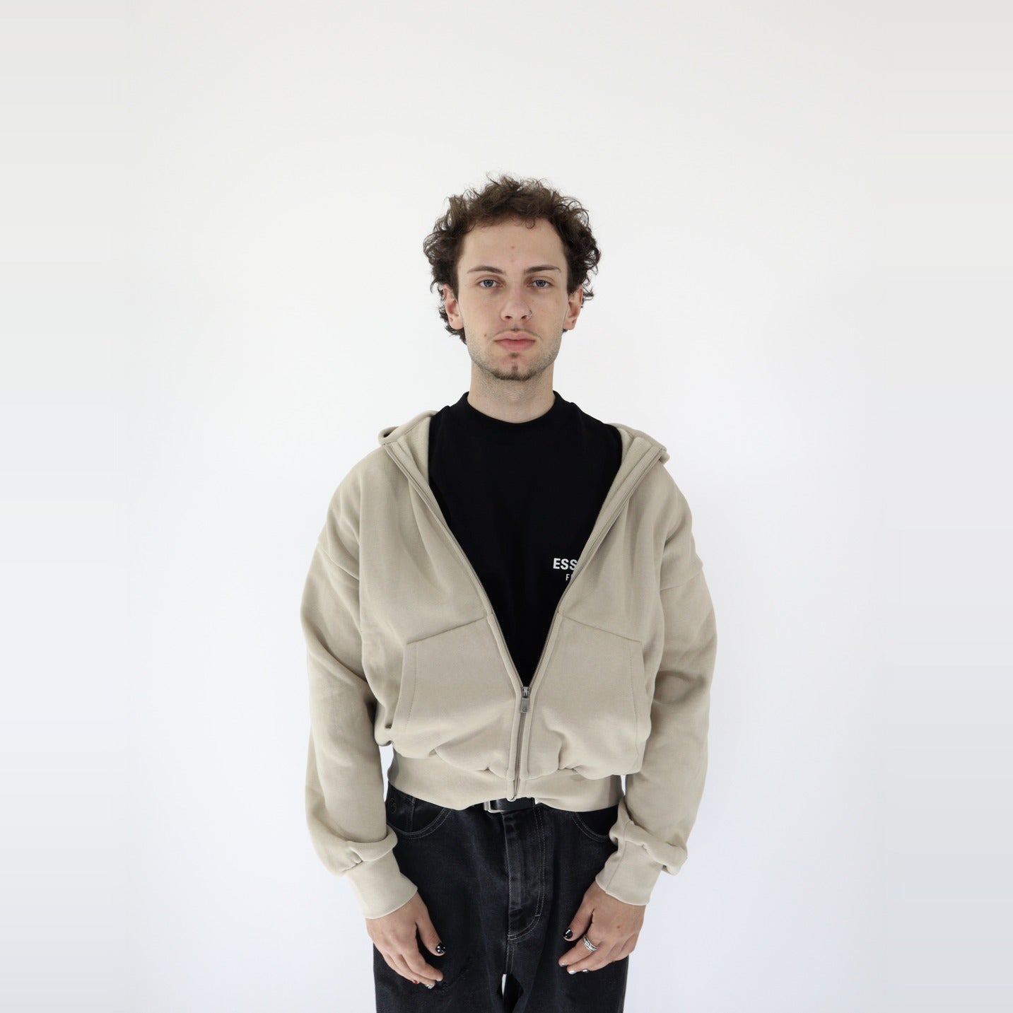 Fear of God Essentials S25 Zip-Up Hoodie Timber - PIKASTORE-Clothing-Fear of God-pikastore.cz