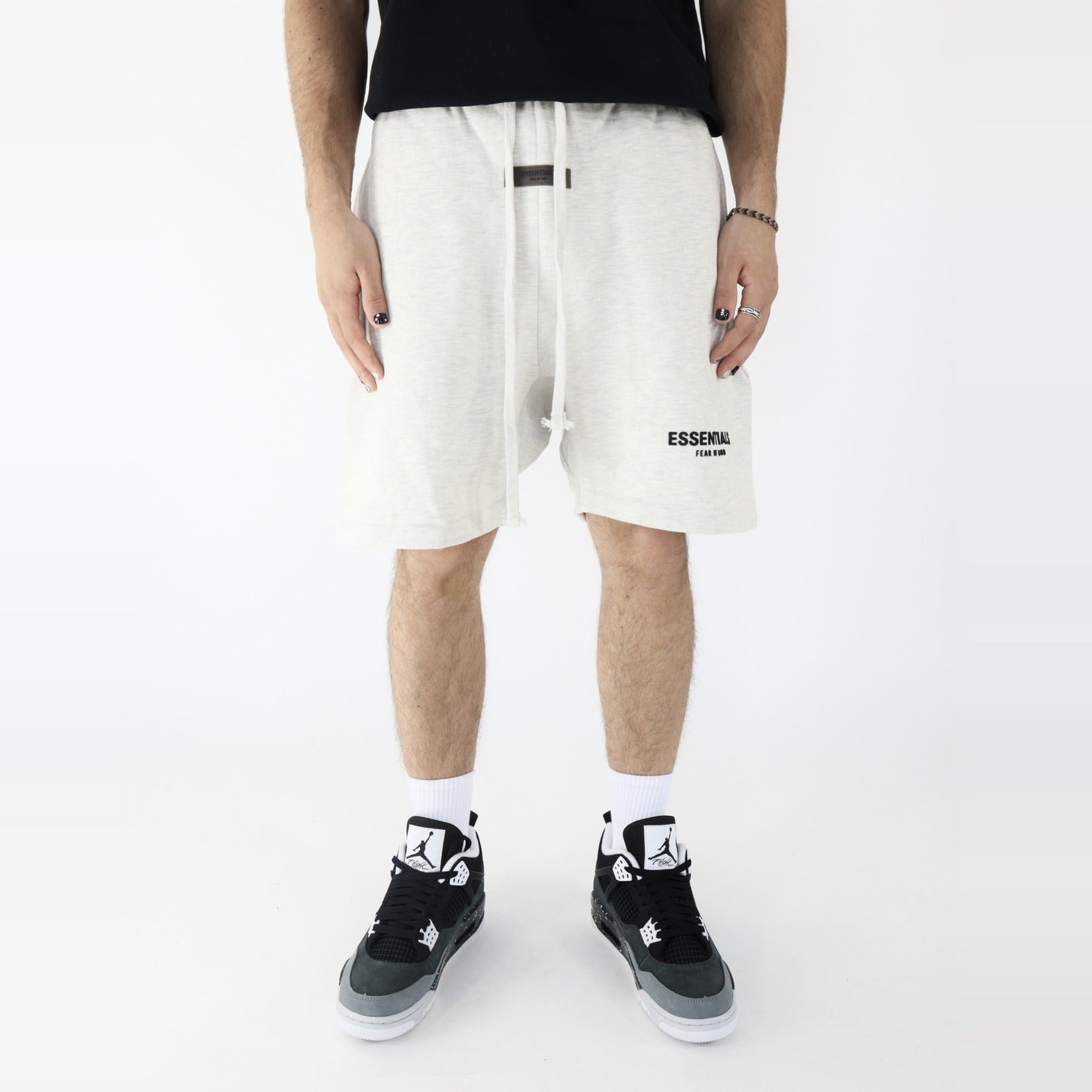 Fear of God Essentials S22 Shorts Light Oatmeal - PIKASTORE-Fear of God-pikastore.cz