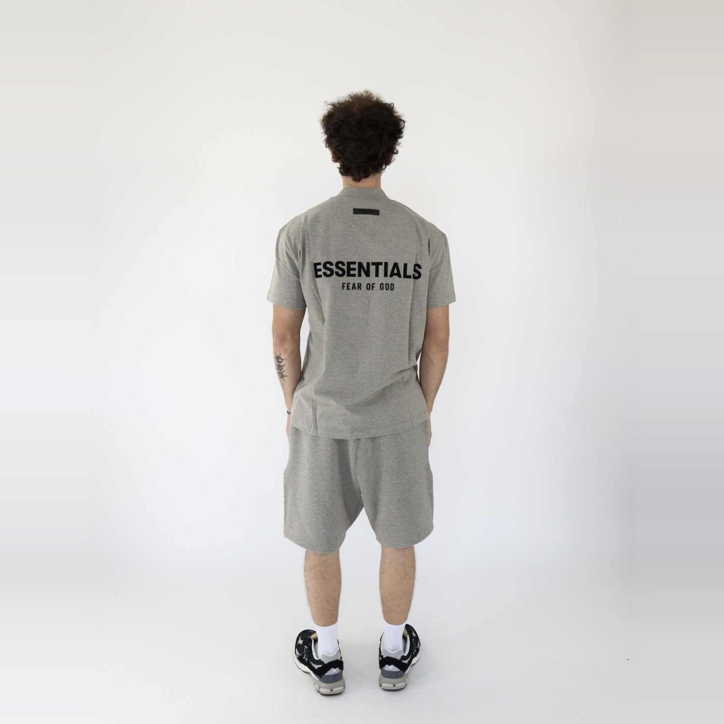 Fear of God Essentials S22 Shorts + S22 T-Shirt Dark Oatmeal - SET-Bundle-Fear of God-pikastore.cz