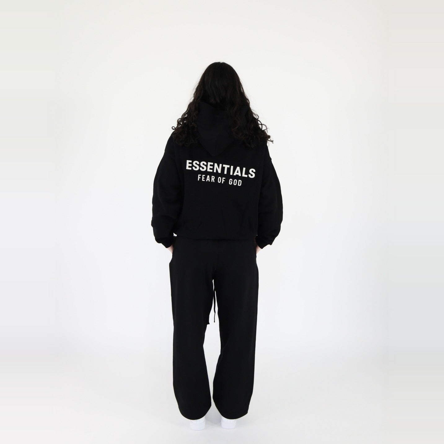 pikastore.cz - Fear of God Essentials Fleece Hoodie S24 Black + S24 Relaxed Sweatpants Black-Bundle-pikastore.cz-pikastore.cz
