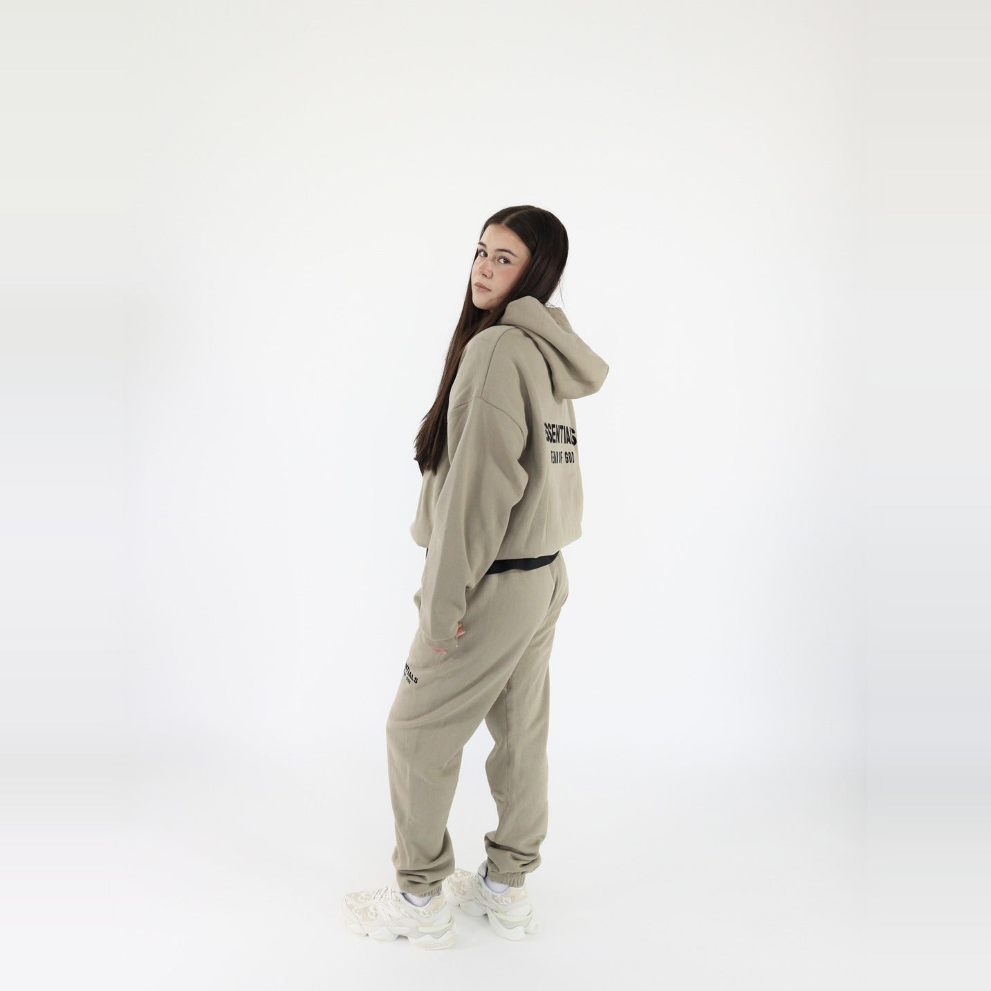 pikastore.cz Fear of God Essentials S24 Desert Sand Hoodie + S24 Sweatpants Sand SET-Bundle-pikastore.cz-pikastore.cz