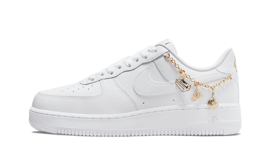 Nike Wmns Air Force 1 07 LX Lucky Charms